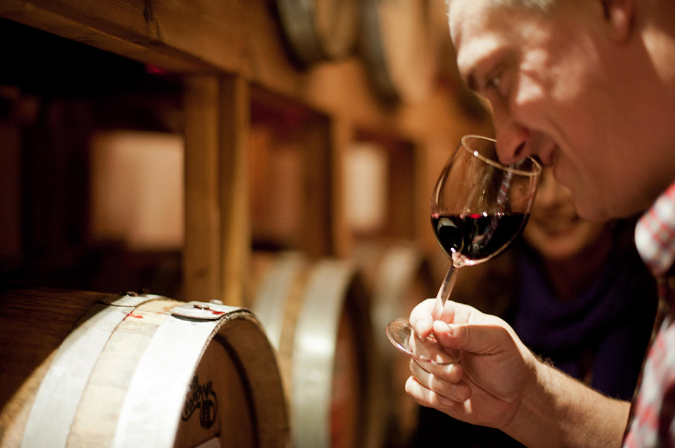 Vinprovning i Högberga Vinfabrik